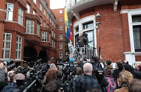 Assange fürchtet eine auslieferung an die usa. Wikileaks Grunder Julian Assange Der Richtige Krieg Fangt Gerade Erst An Politik Stuttgarter Nachrichten