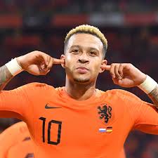 To celebrate the man himself delivered a freestyle for his fans aswell as 5 giveaways on his page to thank. Bvb Topstar Lockt Lyon Sturmer Memphis Depay Zu Borussia Dortmund Fussball