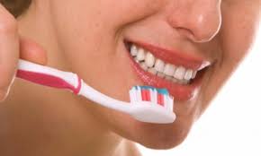 4 نصائح ذهبية للحفاظ على الأسنان من التسوس والتهاب اللثة | خبرنا