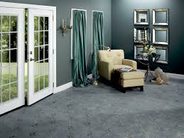 gray carpet go with green walls