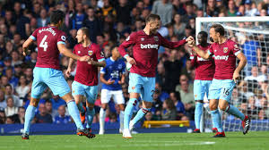 Half time, west ham 0 everton 1 b owen fails to find lingard on the overlap in the box, much to his teammate's frustration. Everton 1 3 West Ham Report Ratings Reaction As Yarmolenko Arnautovic Give Hammers First Win 90min