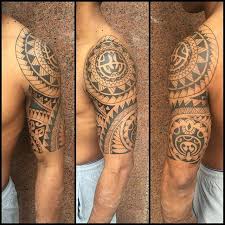 Готин тату ръкав, може да се носи и на крак като тату крачол. Meia Manga E Parte Interna 5 Sessoes Maoritattoo Maori Polynesian Filipinotattoos Marquesan Tattoos Polynesian Tattoo Maori Tattoo