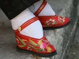 Chinese foot binding This was just soooo wrongpoor women   Chinese shoes Popular fashion trending Feet