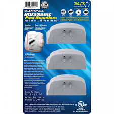 Light turns on at dusk and turns off at dawn. Bell Howell 3 Pack Ultrasonic Pest Repellers With Extra Outlet Walmart Com Walmart Com