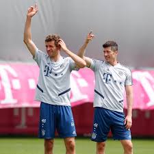 Thomas muller's funny moments via. Bayern Munich S Dr Holger Broich Explains How Robert Lewandowski And Thomas Muller Rarely Get Injured Bavarian Football Works