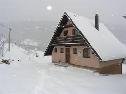 Slikovni rezultat za planinska kuća u snijegu