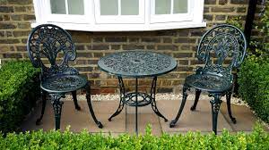 how to clean your outdoor furniture
