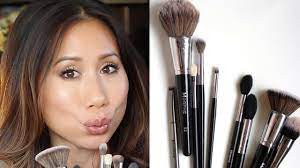 7 makeup brushes for smaller eyes