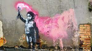 Banksy's political statements and disruptive vision have impacted cities across the globe at vital at the age of 18, banksy was nearly caught vandalizing public spaces by police. Unerkannt Banksy Auf Der Biennale In Venedig Kunst Dw 23 05 2019