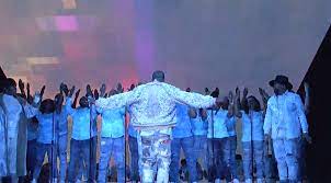 kanye west performs ultralight beam on