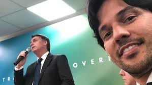Bolsonaro sanciona PL que recria o Ministério das Comunicações