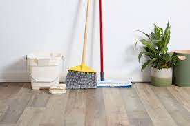 laminate vs solid hardwood flooring
