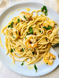 easy garlic prawn pasta 15 minute meal