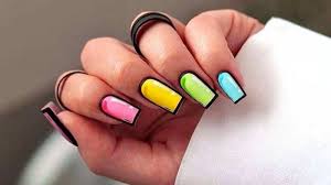 bright summer nails for to try in 2023