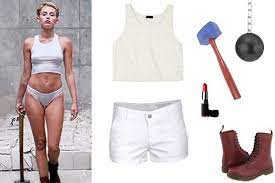 Appearing at the mtv vma in a gray plush body with a picture of a bear caused a storm. Miley Cyrus Costumes Diy Ideas For Halloween 2013 Miley Cyrus Costume Miley Cyrus Halloween Costume Halloween Costumes