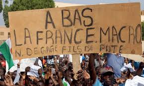 الوضع يتطور نحو الأسوء في النيجر وفرنسا تعتزم إجلاء رعاياها