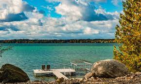 torch lake places to stay houses and