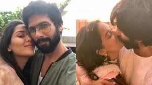 bollywood arjun reddy s liplock goes viral