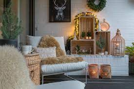 Zum beispiel, ein rustikaler weihnachtsschmuck, wenn ihr wohnzimmer mit einem rustikalen stil eingerichtet ist. Weihnachtliche Terrassendeko Mit Weinkisten Schon Bei Dir By Depot