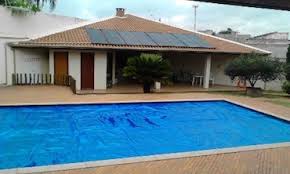 Las piscinas están asociadas al buen tiempo y la vida al aire libre. Piscina Climatizada En Casa Por Supuesto Ecodeporte Wellness