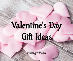Choose a nice watch for him or a necklace for her, or consider his and her key chains or bracelets. Valentines Day Gift Ideas