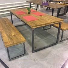 Кръгла кафява дървена странична маса, стол от дърво за маса, малка дървена маса у кафяв дървен плаващ рафт, дървен ъгъл на рафта за маса, дървена дъска, ъгъл, черна. Masi Ot Masiv Na Dostpni Ceni Horos Gk
