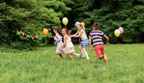 Wie du einfacher, nachhaltiger & stressfreier feiern kannst. 80 Beliebte Kindergeburtstag Spiele Kindergeburtstag Planen De