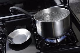 Salz erst zugeben, wenn das wasser kocht? Wasser Zum Kochen Bringen 8 Techniken Und Gerate Im Energievergleich Haushaltsapparate Net