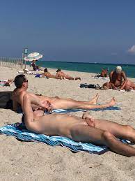 Fondling himself naked at the beach! - SpyCamDude