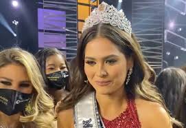 The previous miss universe had held the title since 2019 because last year's ceremony was cancelled due to the pandemic. 4pxzavrc7 Wrsm