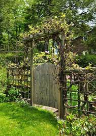 Rustic Garden Fence Ideas
