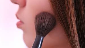 kenali 5 jenis base make up yang paling