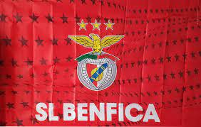 Based in lisbon' portugal' benfica was founded in 1904 and remains one of the three main football clubs in portugal. Official Sport Lisboa And Benfica Flag