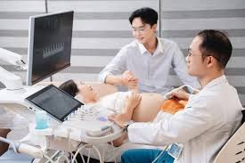 Các mốc khám thai được chia theo ba giai đoạn chính để theo dõi sức khỏe mẹ và sự phát triển của thai nhi