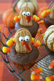 Secure reeses onto wafer with white frosting and pipe a gold belt buckle on the front. 20 Easy Thanksgiving Cupcake Recipes Cupcake Ideas For Thanksgiving