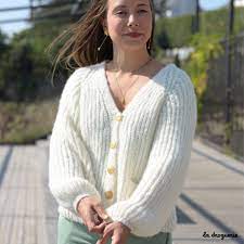 Fiche tricot du cardigan femme Kiruna en Brume de couleur - La Droguerie