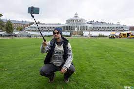 the 6 best selfie sticks of 2024