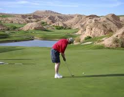 play golf at the wolf creek golf course