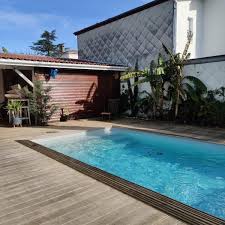 maison avec piscine au calme à 2 pas de