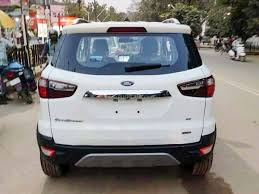 ford ecosport se and top variant spied