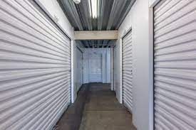 downey ca storage facility features
