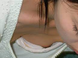 浮きブラで乳首チラしてしまう貧乳素人の宿命 画像34枚 | エロログZ