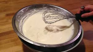 Kocok hingga whipped cream mengembang dan kental. 5 Cara Bikin Whipped Cream Sendiri Di Rumah