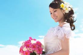 幸せの笑顔あふれる、荒川静香のハワイ・ウエディング・レポート。 | Vogue Japan