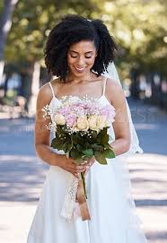 fashion with bride and rose bouquet