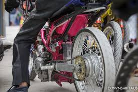 bike drags in vietnam downshift