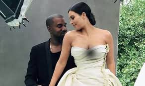 For despite outspoken critics, including actress sarah michelle geller, who said they would cancel their vogue subscriptions over the cover, the issue flew off. Kim Kardashian And Kanye West Appear On Us Vogue S Front Cover Celebrity News Showbiz Tv Express Co Uk