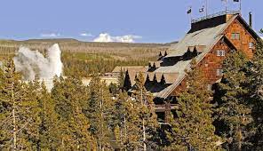 This historic hotel is 0.2 mi (0.4 km) from castle geyser and 0.7 mi (1.1 km) from grand geyser. Old Faithful Inn Inside The Park Yellowstone Nationalpark Hotelbewertungen 2021 Expedia De