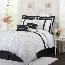 Discover bedroom ideas and design inspiration from a variety of scandinavian bedrooms, including color, decor and theme options. Comforter Sets Youaremymrright