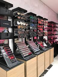 retail cosmetic s market is